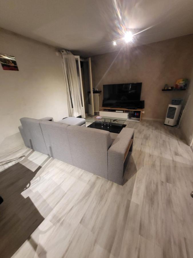 Chambre Neuve Dans Un Logement Partage A 10 Minute Du Circuit 24H Allonnes  Eksteriør billede