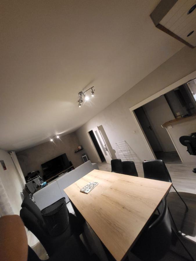 Chambre Neuve Dans Un Logement Partage A 10 Minute Du Circuit 24H Allonnes  Eksteriør billede